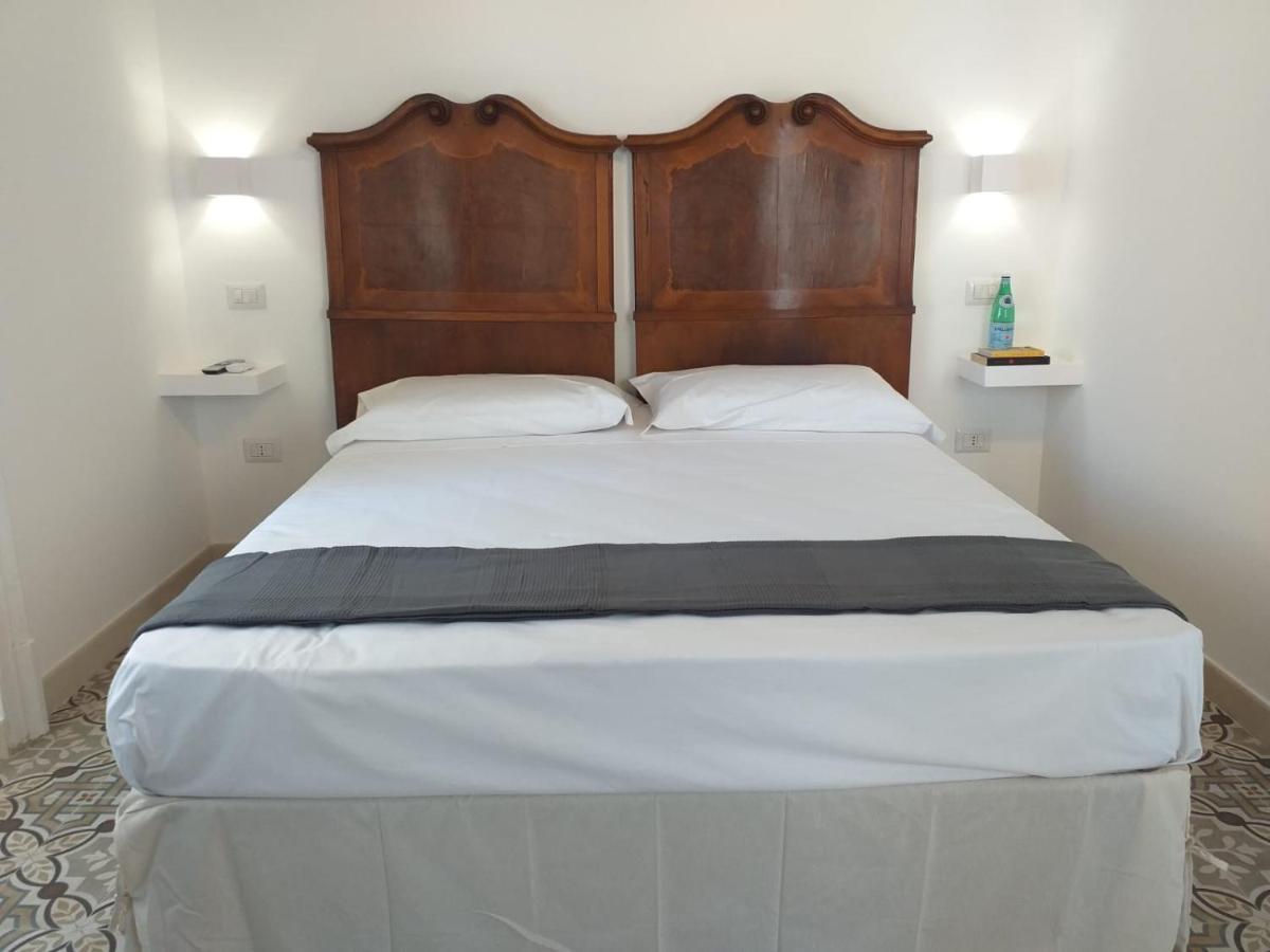 B&B Le Muse Crotone Exterior photo